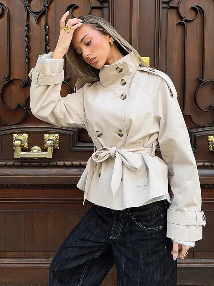 Alicia – Taillenbetonender Gürtel-Trenchcoat