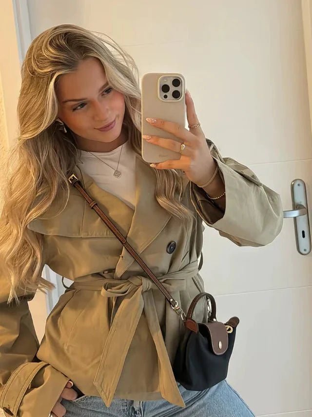 Alicia – Taillenbetonender Gürtel-Trenchcoat