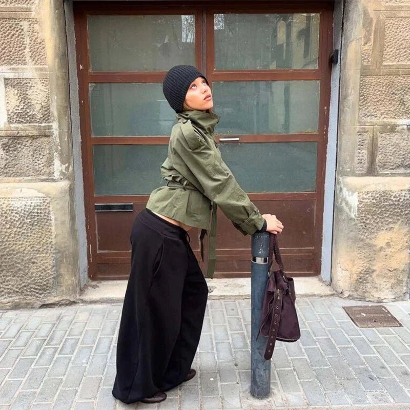 Alicia – Taillenbetonender Gürtel-Trenchcoat