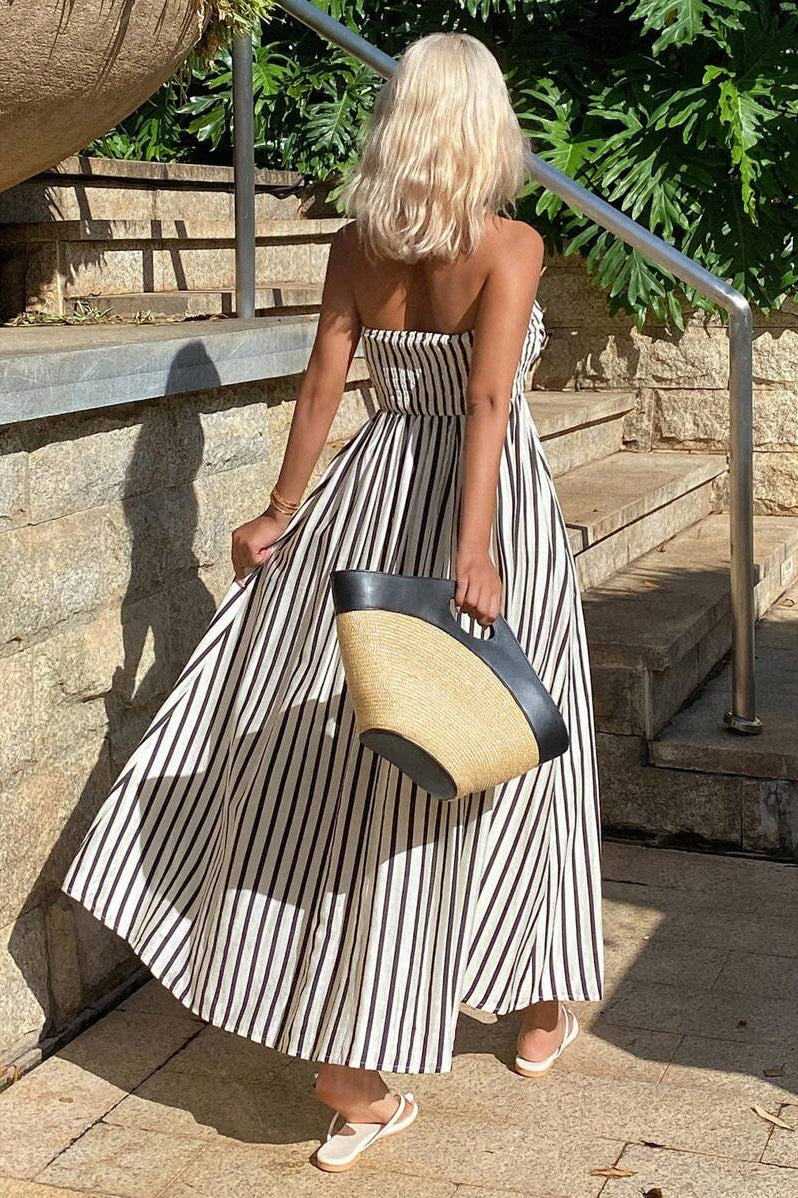Annie – Gestreiftes Bandeaukleid mit Raffungen