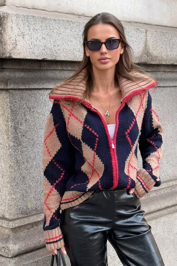 Gerippte Strickjacke mit Argyle-Muster und Reißverschluss