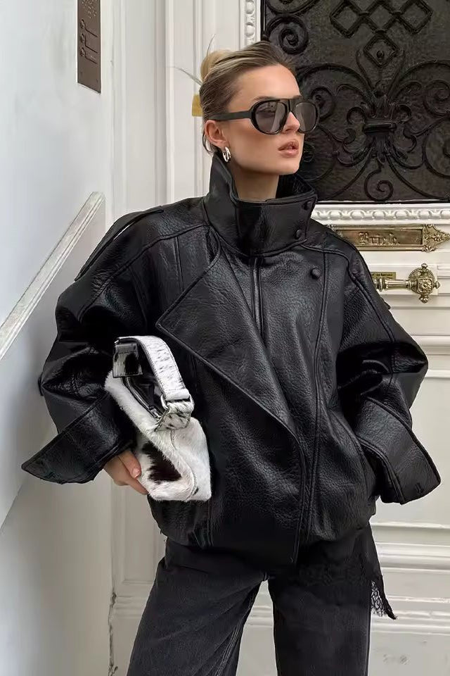 Asymmetrische Jacke mit Knopf und Tasche