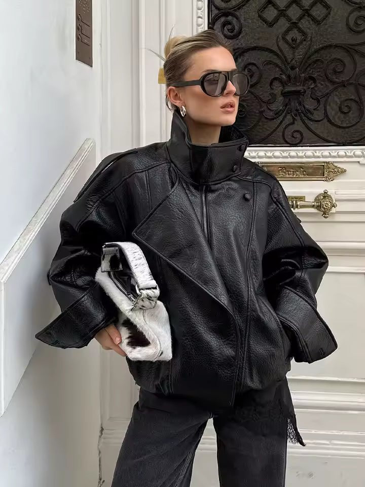 Asymmetrische Jacke mit Knopf und Tasche