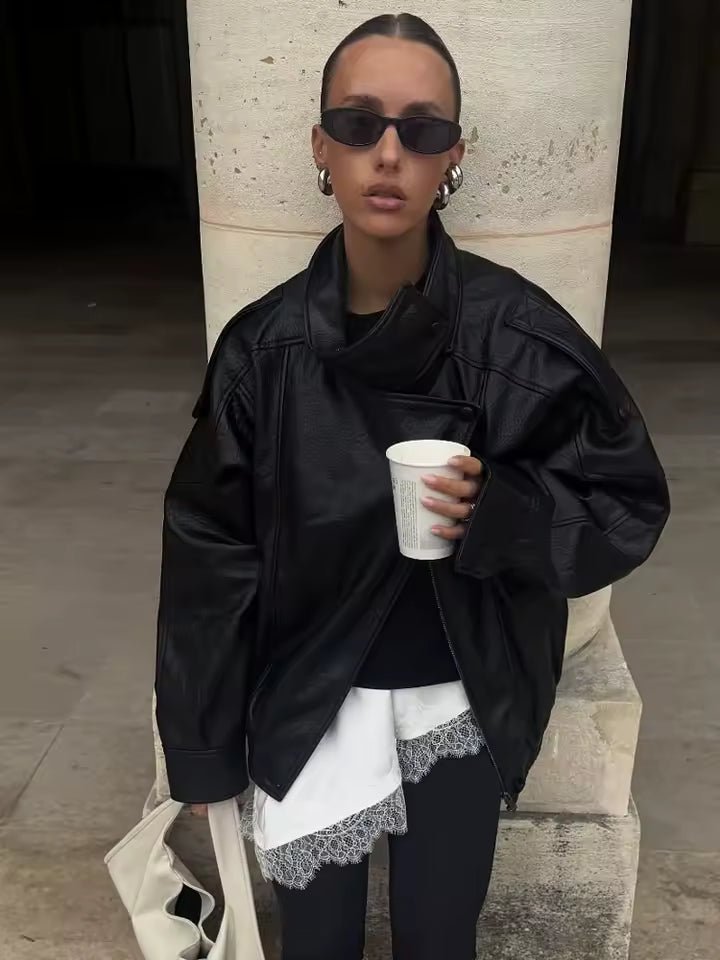 Asymmetrische Jacke mit Knopf und Tasche