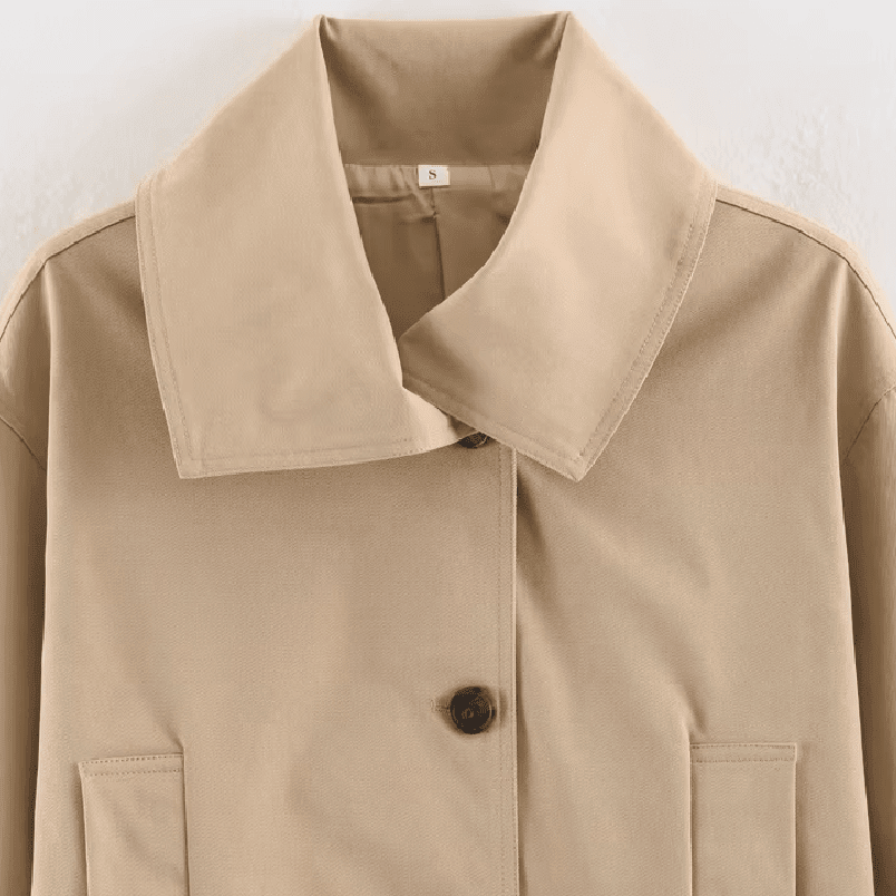 Asymmetrischer Trenchcoat mit Knopfleiste und Gürtel
