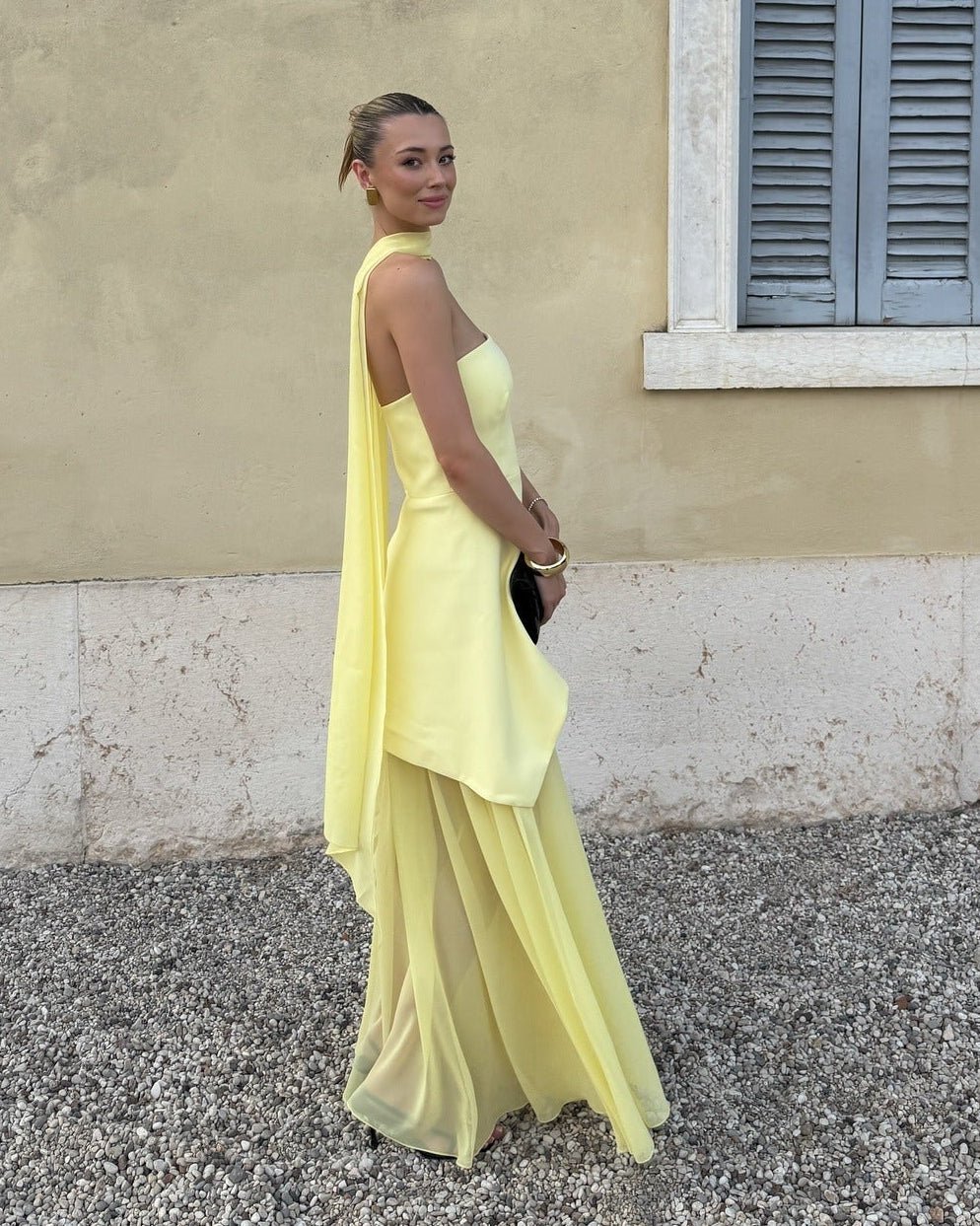 Adela – Asymmetrisches Transparentes Maxi-Kleid mit Schal