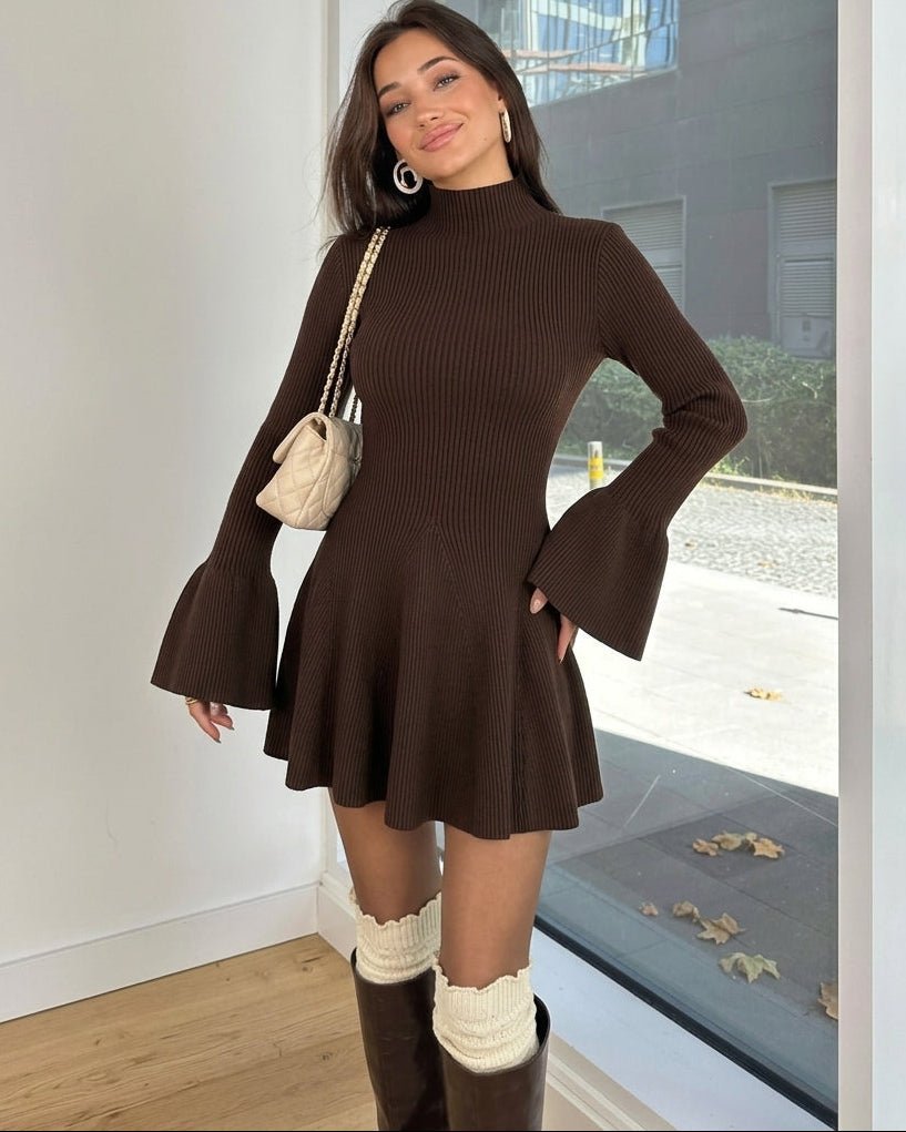 Glockenärmel-Strickkleid aus Rippstrick