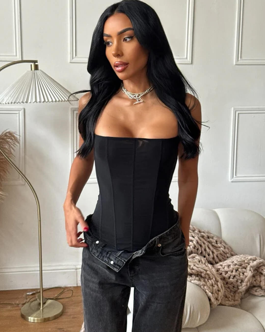 Adelina – Schwarzes Satin-Corsett-Top
