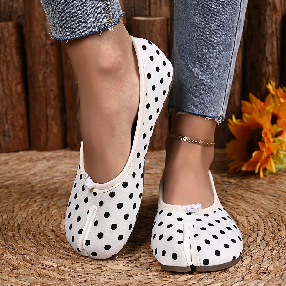 Adelisa – Schleifen-Front Split-Toe Ballerinas