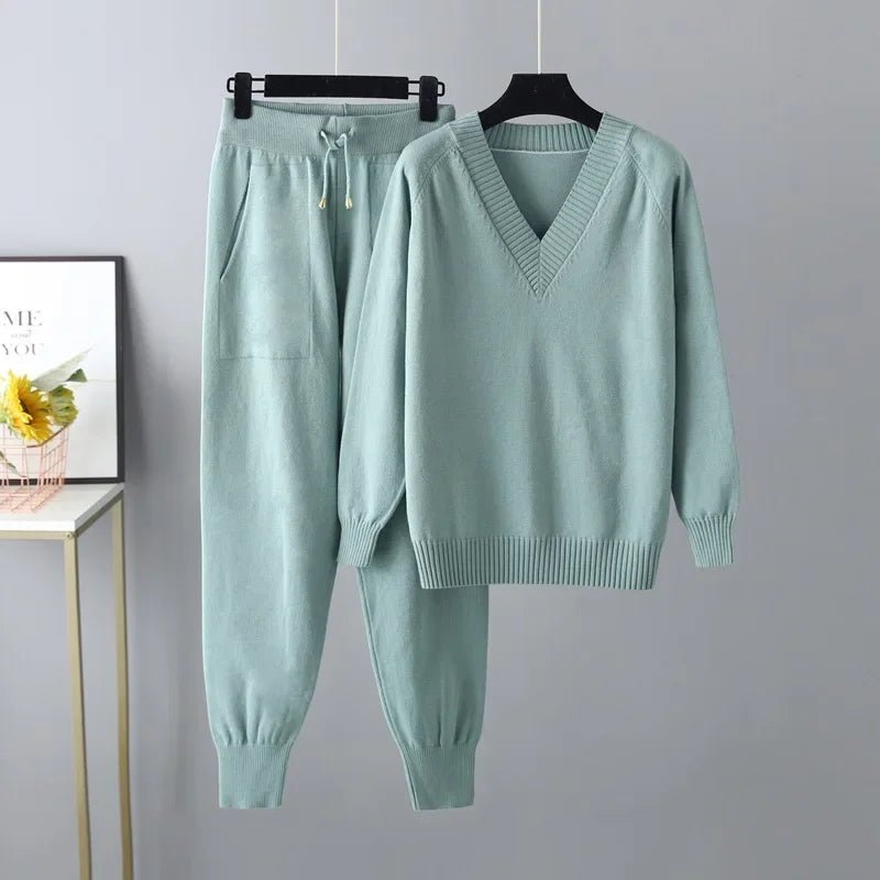 Afana – Strickset aus Wolle mit V-Ausschnitt