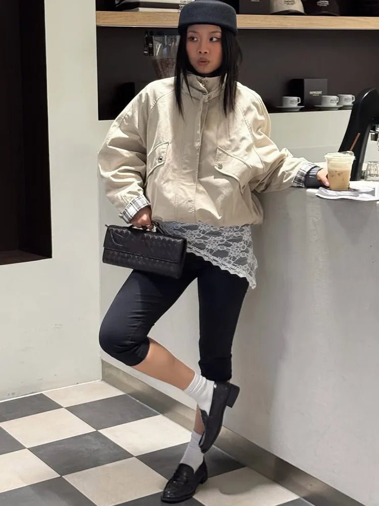 Lässige Stehkragenjacke mit Knopfleiste