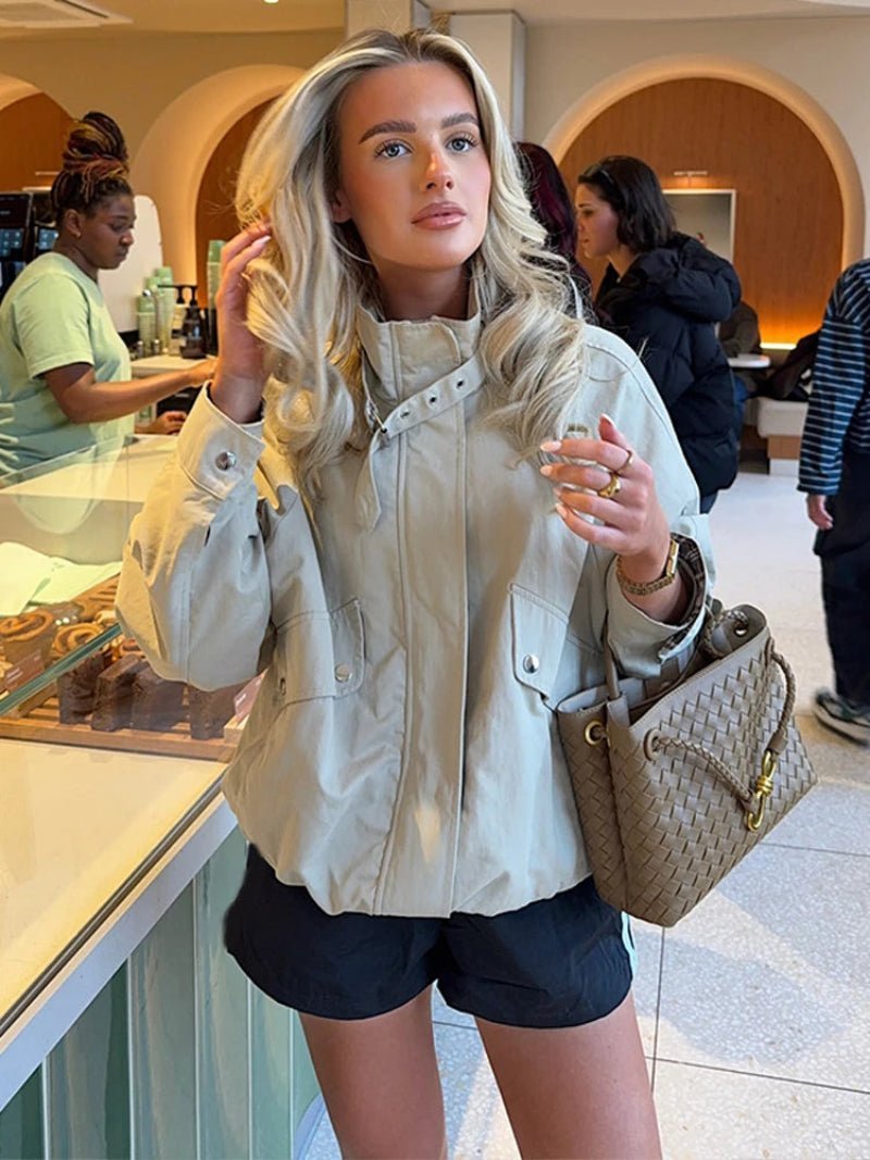 Lässige Stehkragenjacke mit Knopfleiste