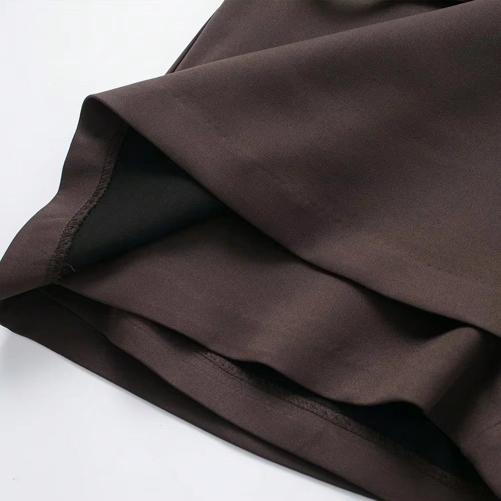 Lässiger Skort mit seitlichem Reißverschluss und Gürtel
