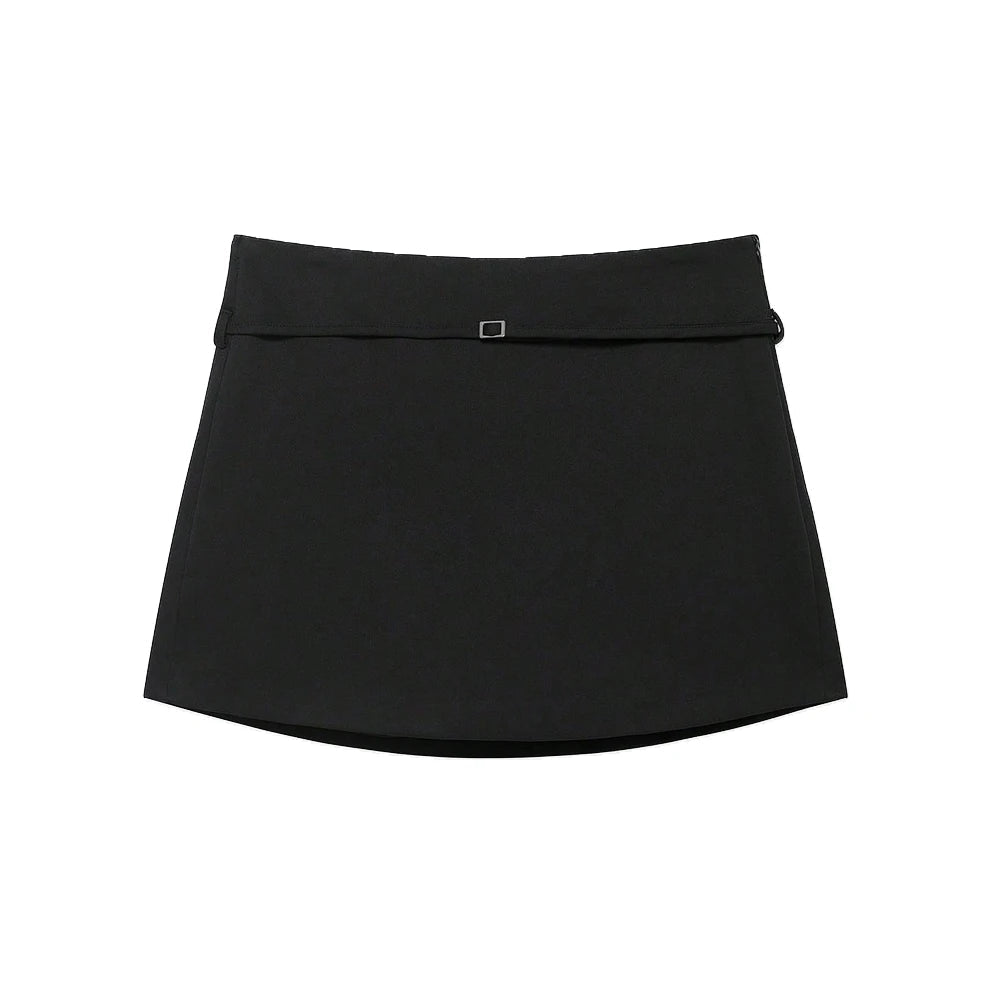 Lässiger Skort mit seitlichem Reißverschluss und Gürtel
