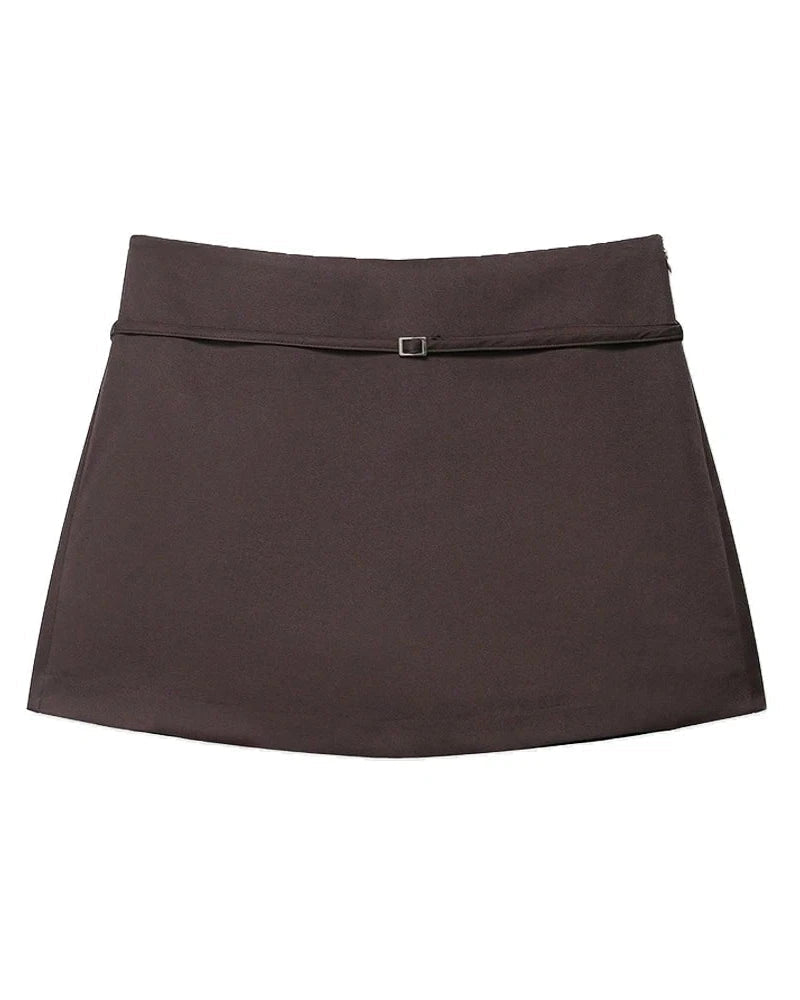 Lässiger Skort mit seitlichem Reißverschluss und Gürtel