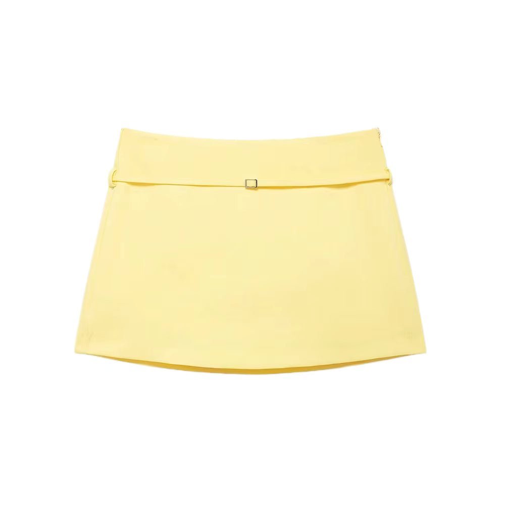 Lässiger Skort mit seitlichem Reißverschluss und Gürtel
