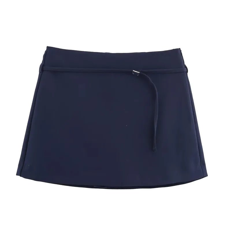 Lässiger Skort mit seitlichem Reißverschluss und Gürtel