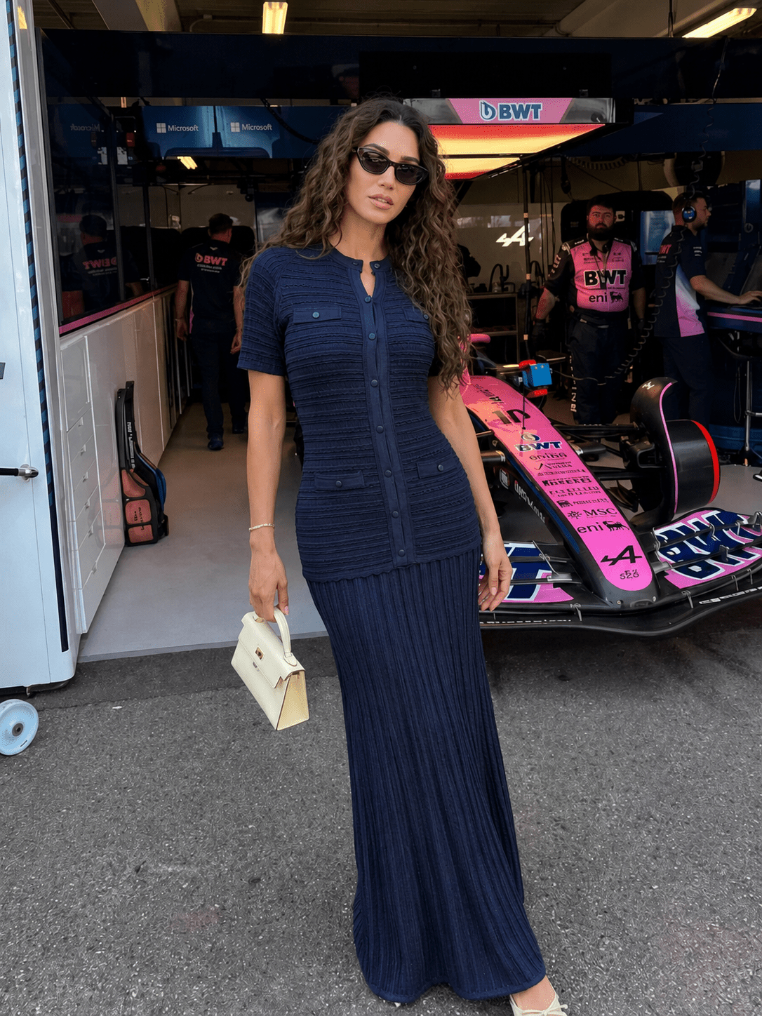 Miriam – tailliertes, geripptes Strick-Maxikleid
