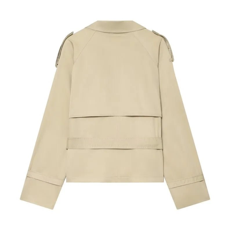 Klassischer britischer Trenchcoat mit Gürtel