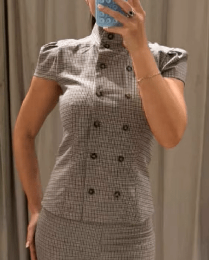 Klassische karierte Bluse mit zweireihiger Knopfleiste