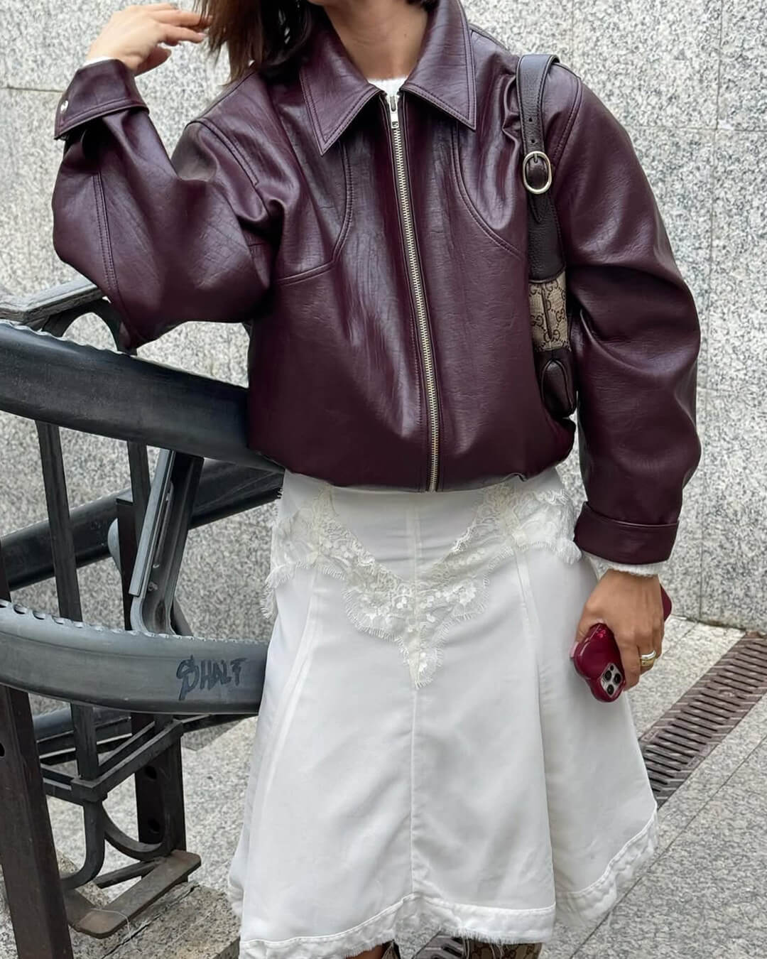 Klassische Revers-Jacke aus Kunstleder