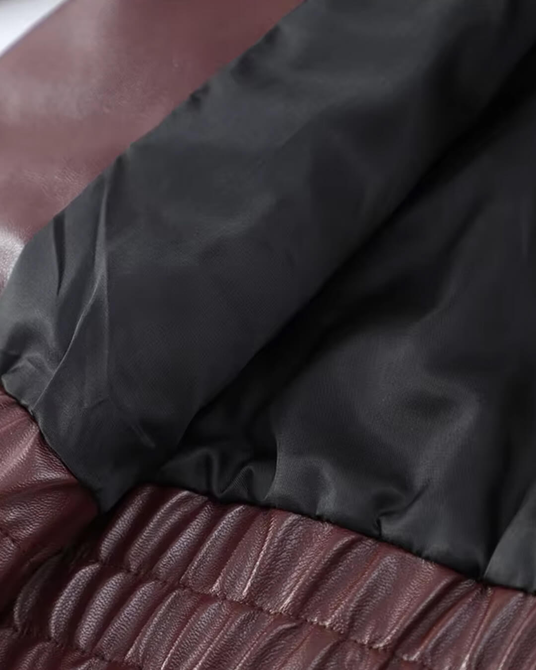 Klassische Revers-Jacke aus Kunstleder