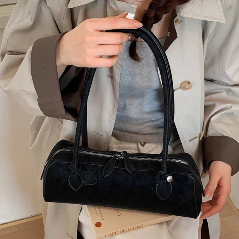 Klassische Faux-Suede Baguette-Bag