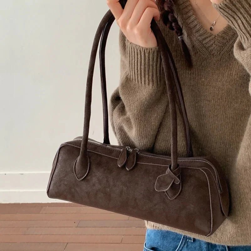 Klassische Faux-Suede Baguette-Bag
