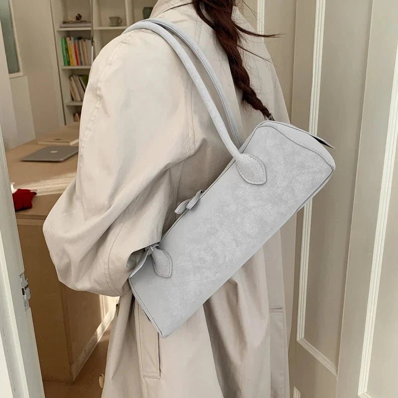 Klassische Faux-Suede Baguette-Bag