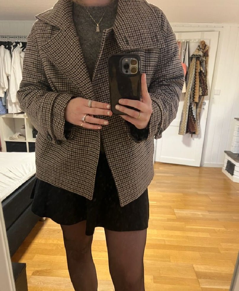 Klassische Hahnentritt Knopfkragenjacke