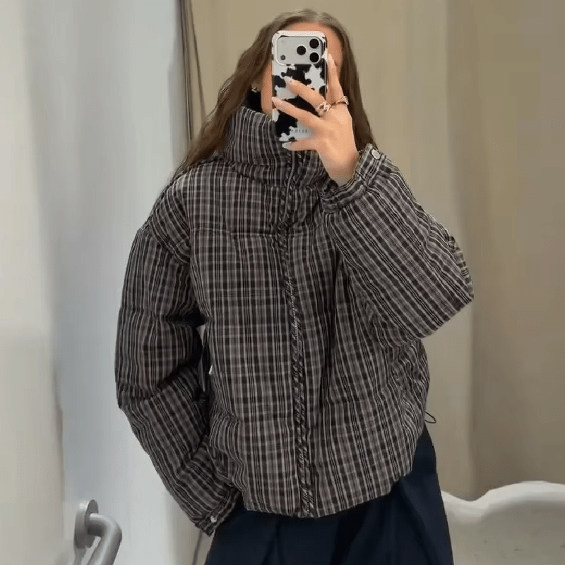 Klassische karierte Steppjacke mit hohem Kragen
