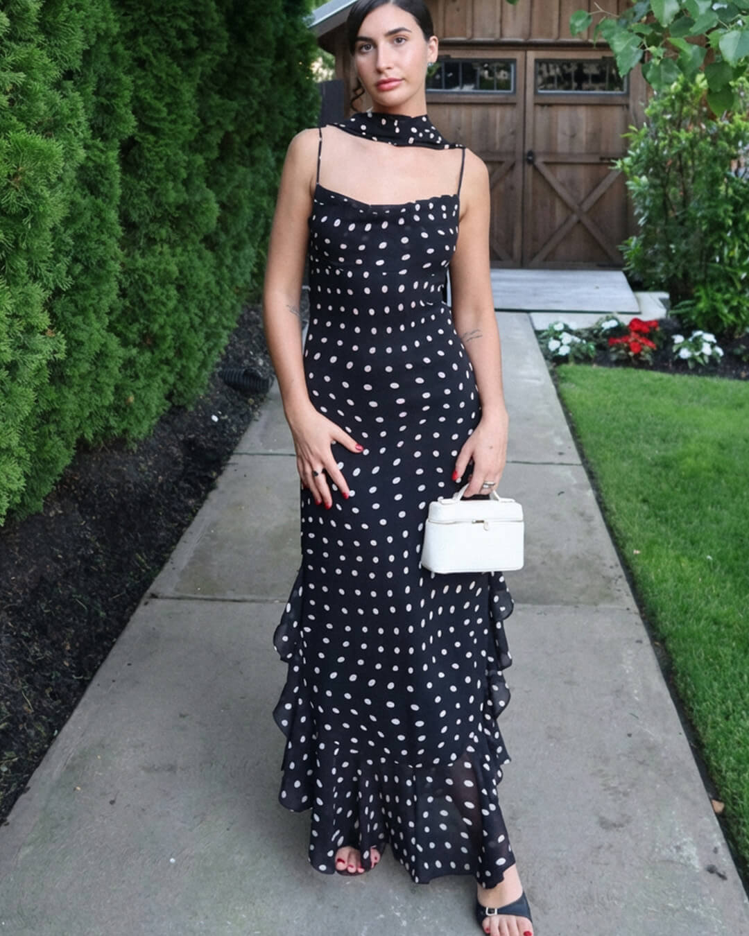 Nora – Gepunktetes Maxikleid