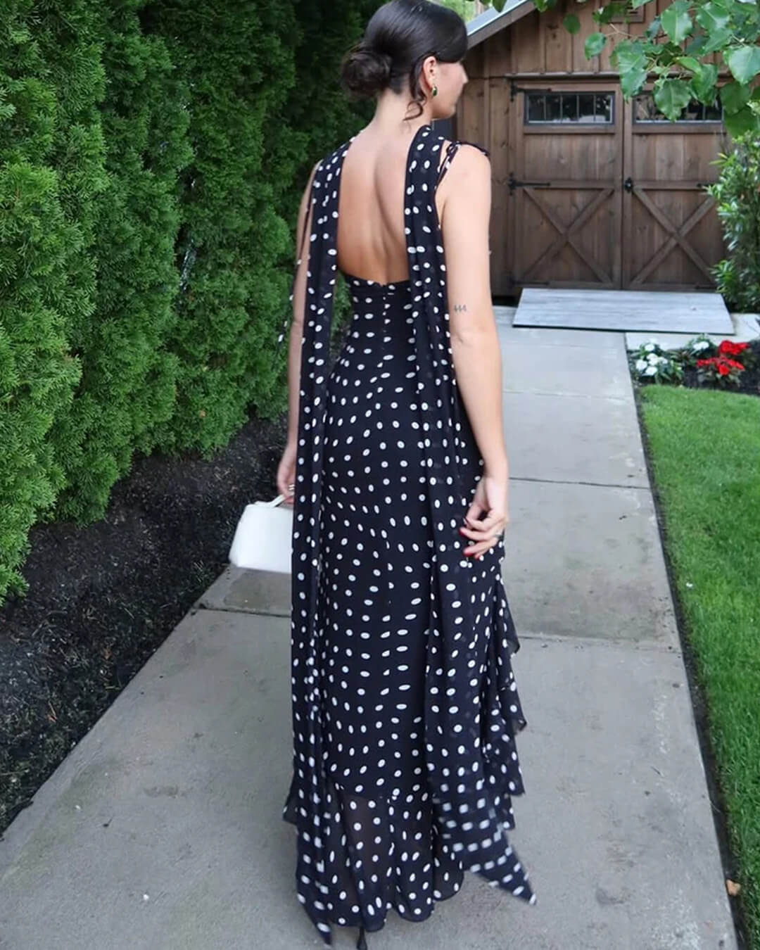 Nora – Gepunktetes Maxikleid