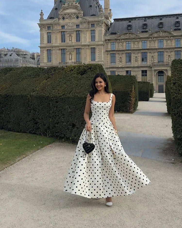 Sabrina – Gepunktetes Midikleid mit eckigem Ausschnitt