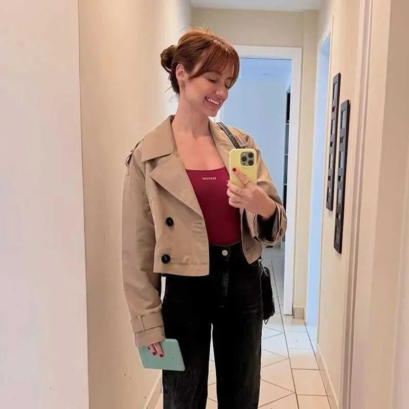 Kurzer zweireihiger Trenchcoat