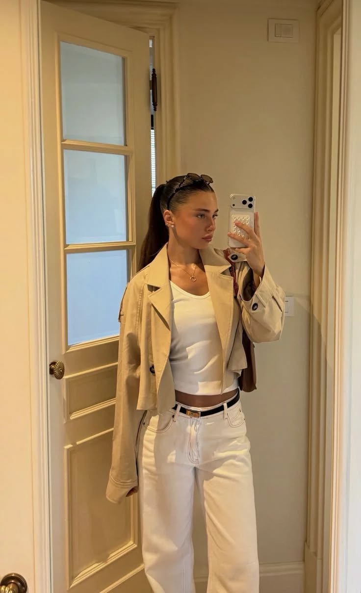 Kurzer zweireihiger Trenchcoat