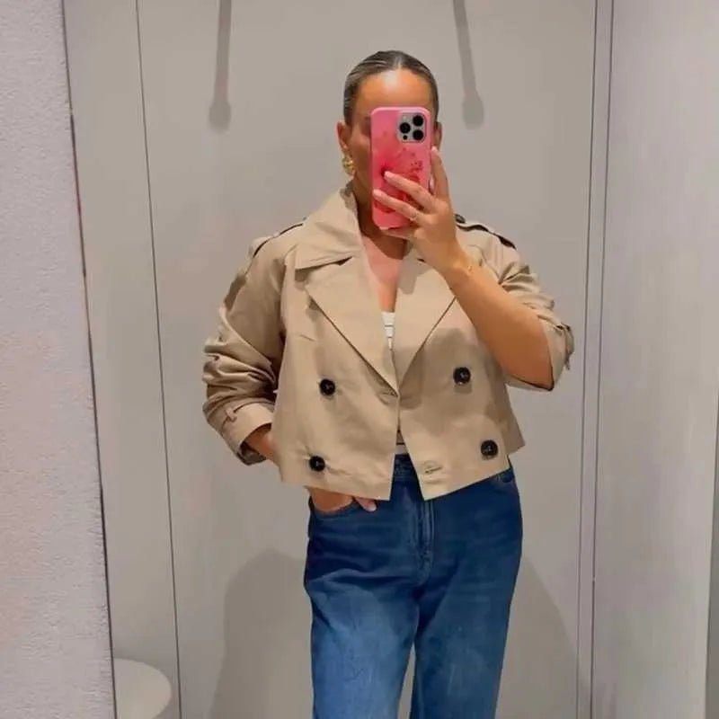 Kurzer zweireihiger Trenchcoat