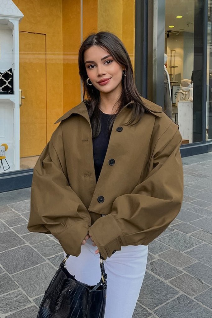 Kurze plissierte Utility-Jacke