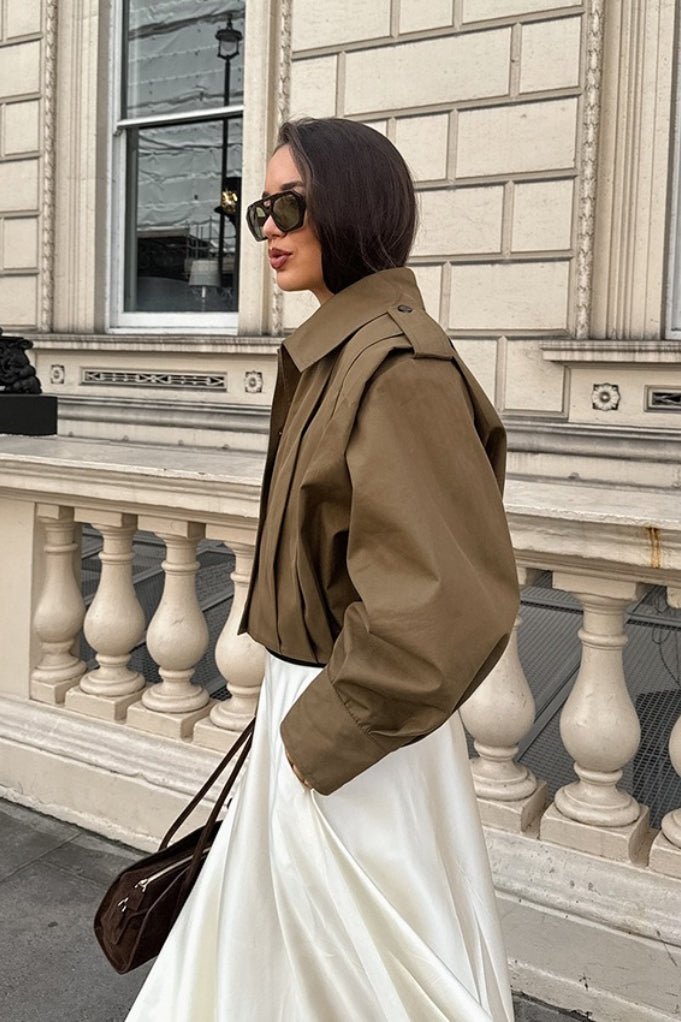 Kurze plissierte Utility-Jacke