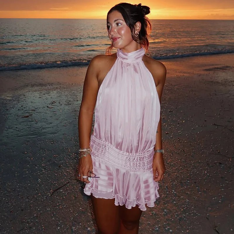 Daniela – Rückenfreies Stufen-Minikleid mit Rüschen