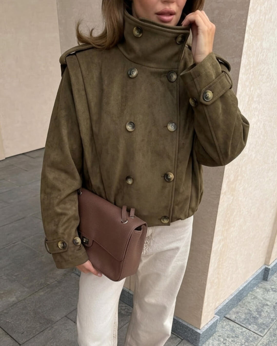 Doppelreihiger Retro-Trenchcoat aus Kunstwildleder, kurz geschnitten