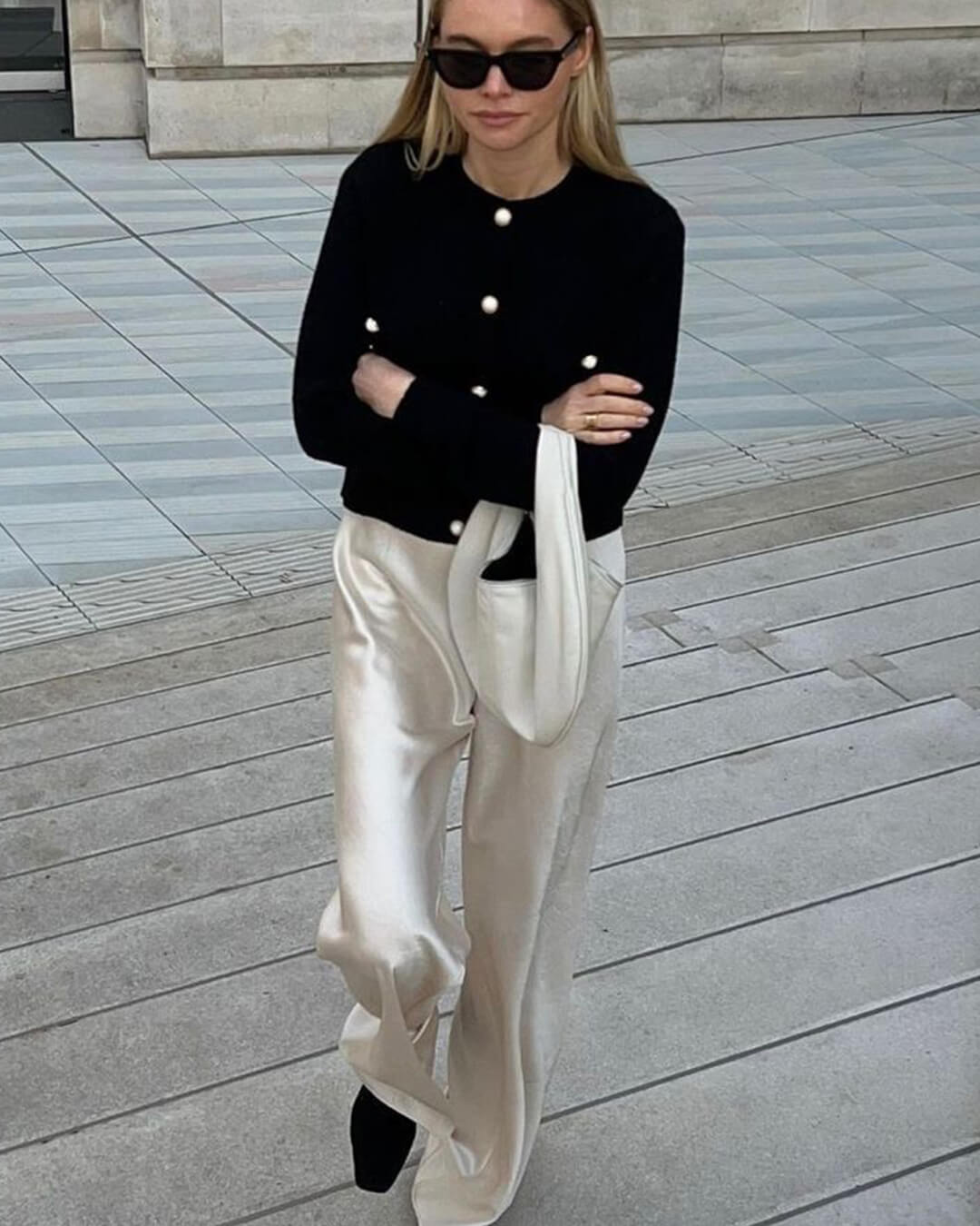 Lily – Weite Satinhose mit elastischem Bund