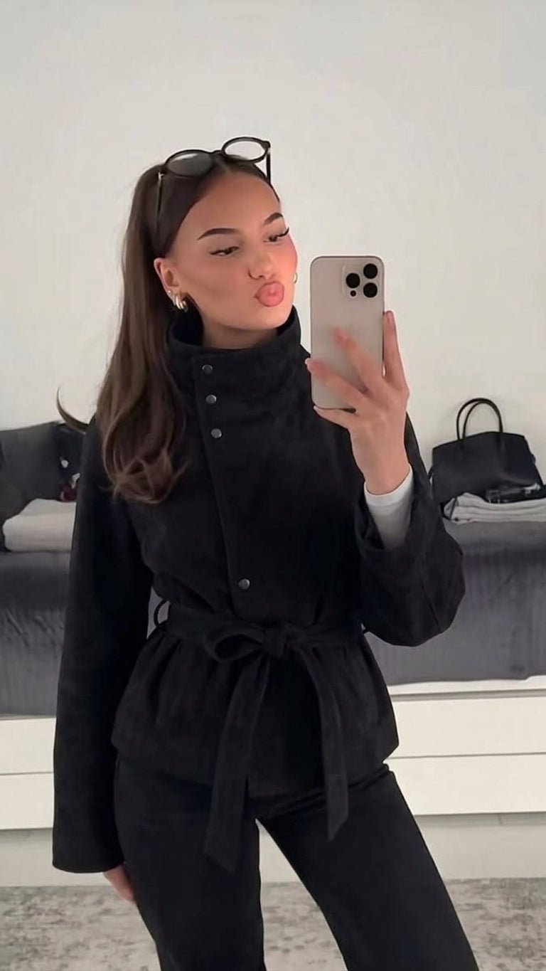Elegante Jacke in Wildlederoptik mit Gürtel und Schnürung