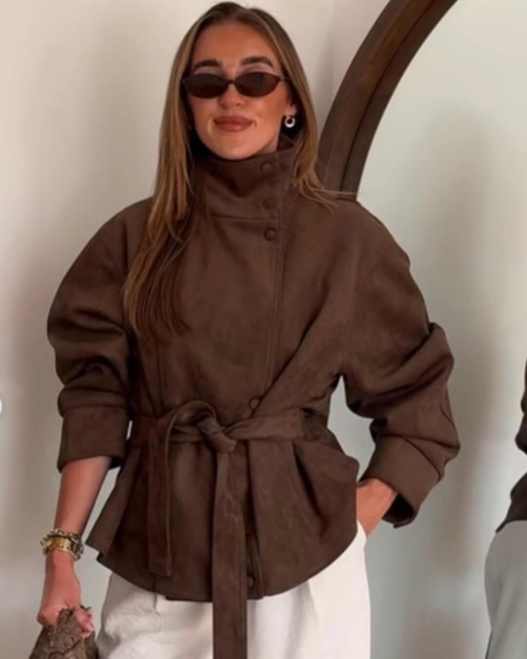 Elegante Jacke in Wildlederoptik mit Gürtel und Schnürung