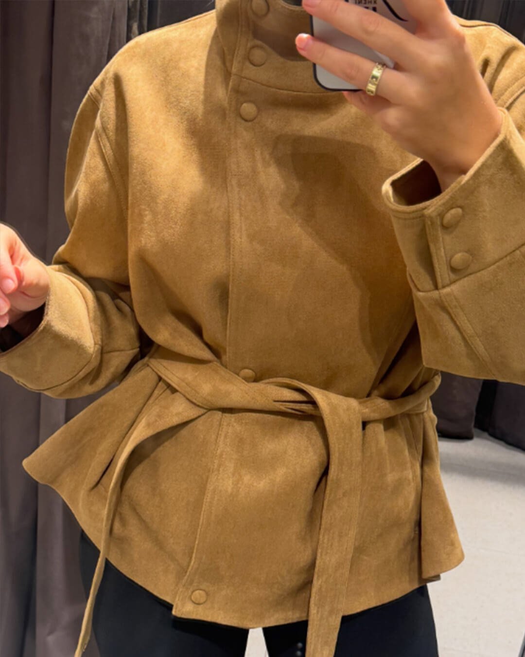 Elegante Jacke in Wildlederoptik mit Gürtel und Schnürung