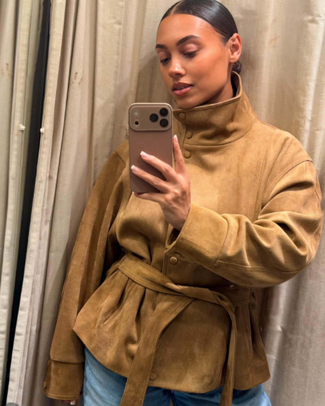 Elegante Jacke in Wildlederoptik mit Gürtel und Schnürung