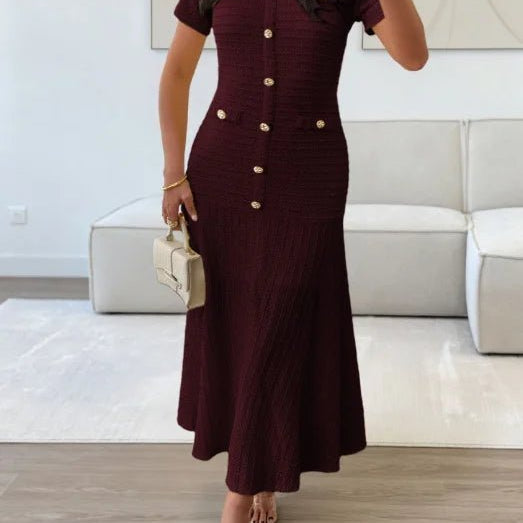 Eleganes figurbetontes Midikleid mit Ausstellung