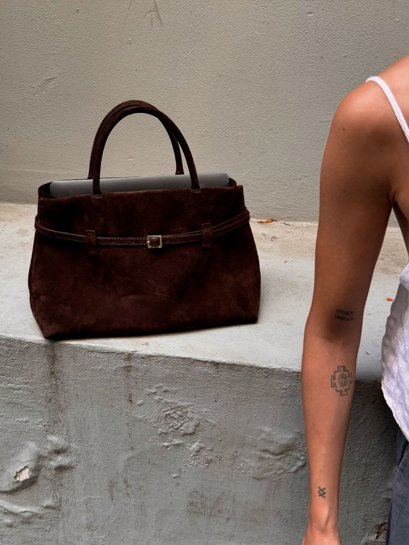 Elegante Schultertasche aus Wildlederimitat