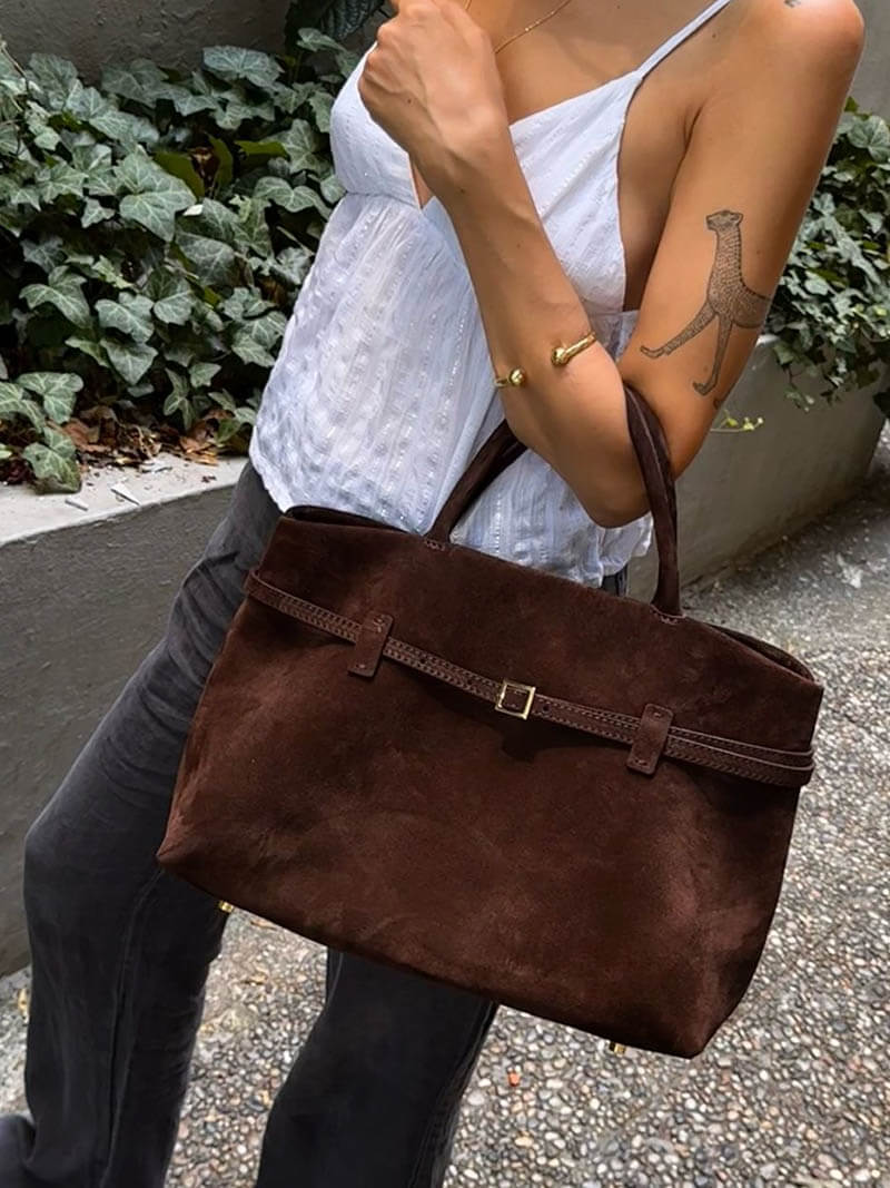 Elegante Schultertasche aus Wildlederimitat