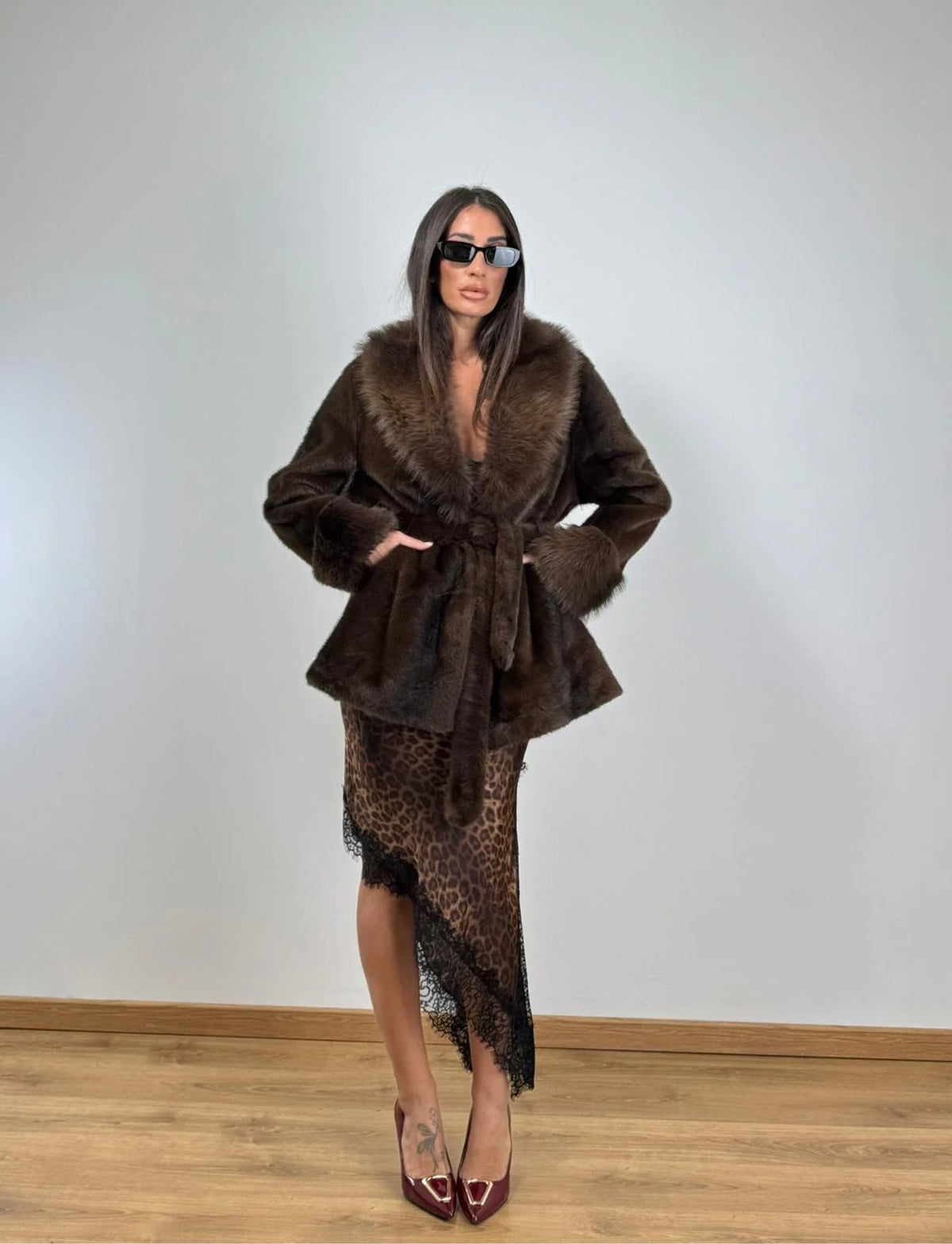 Eleganter Schnür-Kunstpelz-Mantel